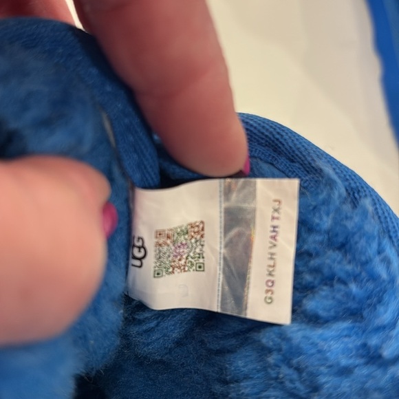 UGG Kids Lace up Boots, NWOT. Gorgeous Color. - Picture 6 of 8